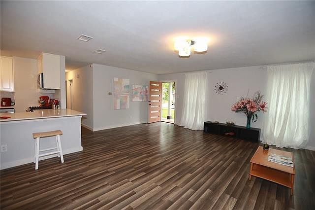 1st image of 2614 Carlow Dr