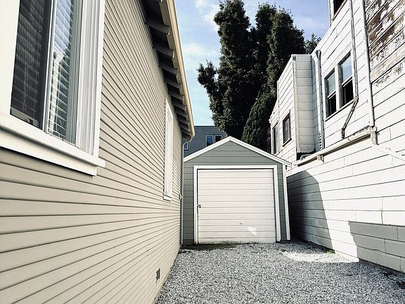 4th image of 315 Cypress Ave