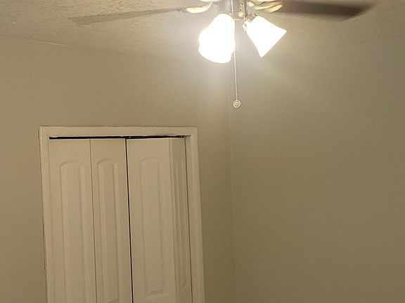 3rd image of 135 NE 59th St APT 4