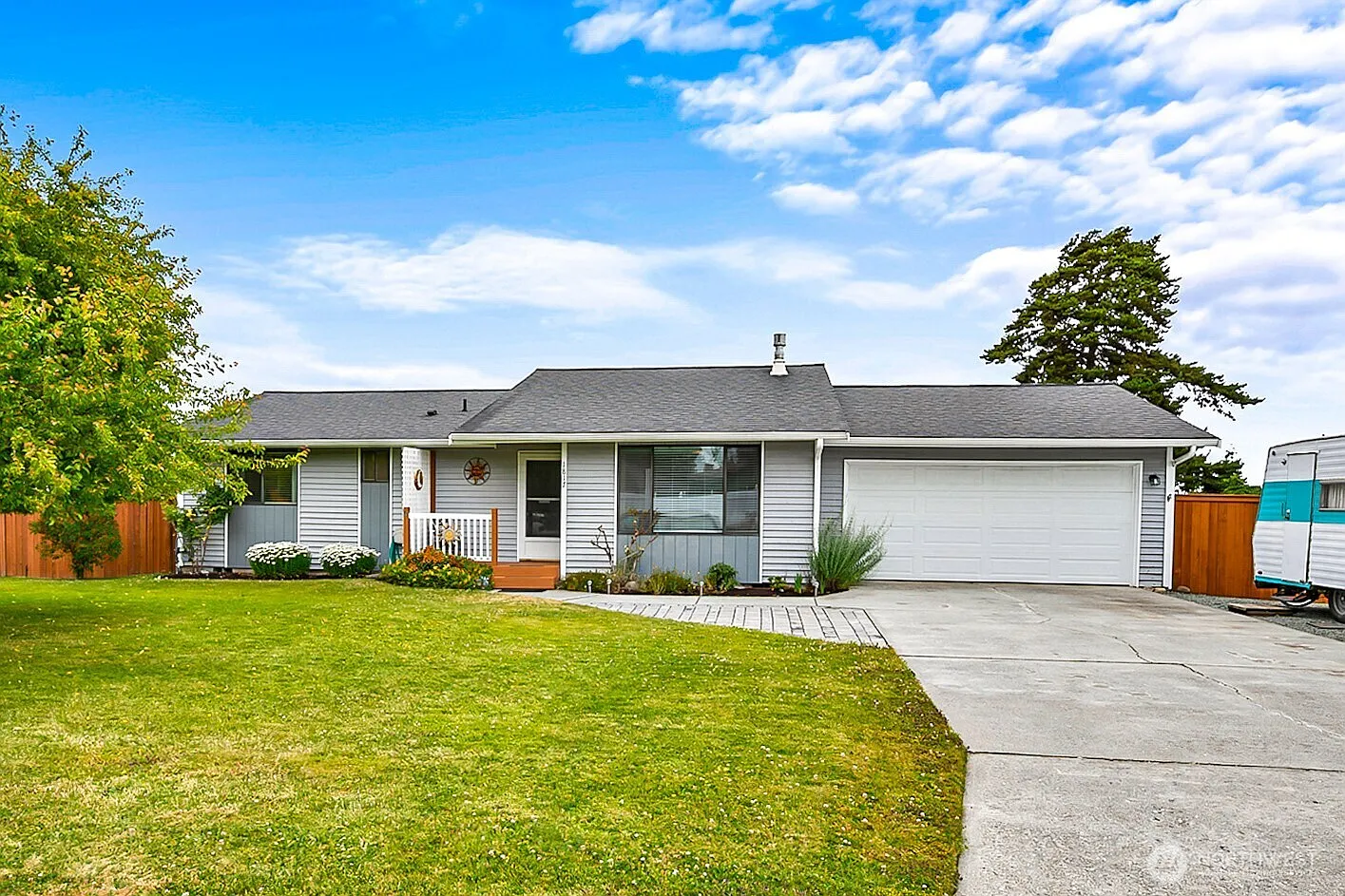 1817 Sandalwood Street photo 1