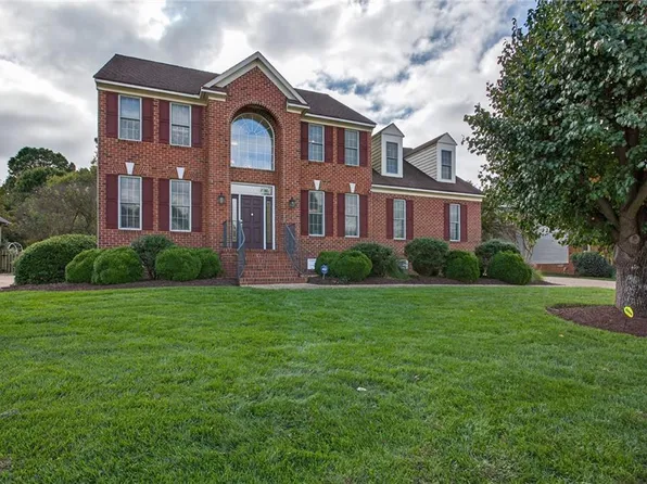 407 Honeysuckle Ln, Yorktown, VA 23693