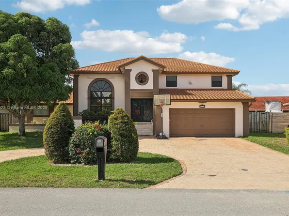 15050 E Falcons Lea Dr, Davie, FL 33331