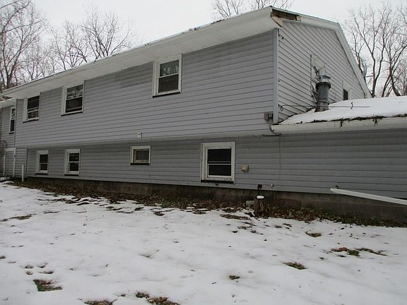 4th image of 748 Shangrila Ln