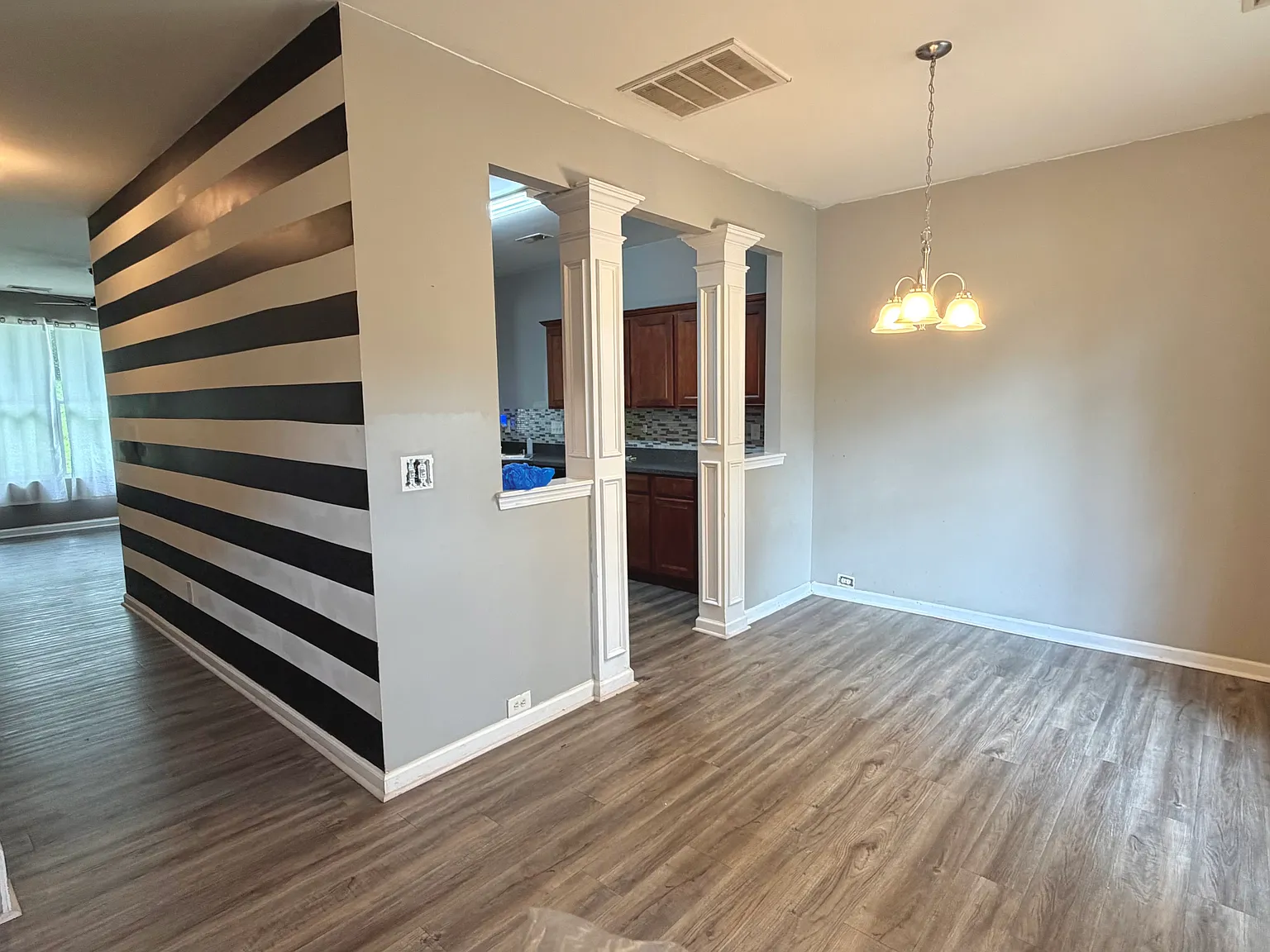 3 bed, 2.5 bath, 1480 sqft, $1,900 — Photo 2