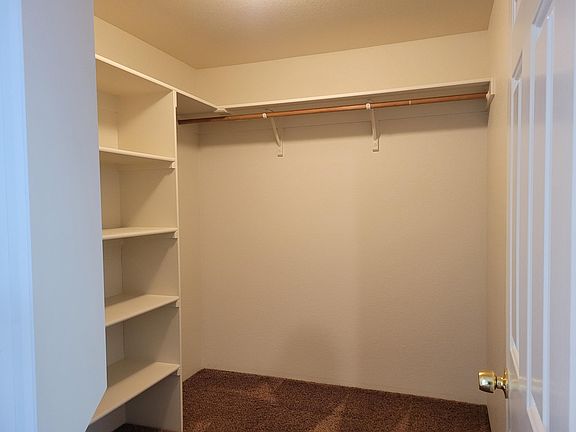 5th image of 224 Henderson Ln
