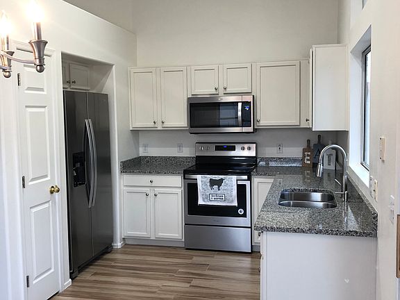 2nd image of 5140 E Catalina Ave