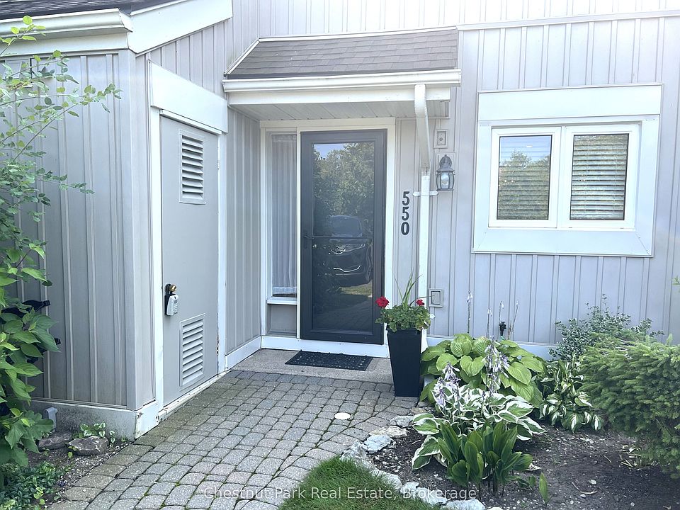 1st image of 550 Oxbow Cres