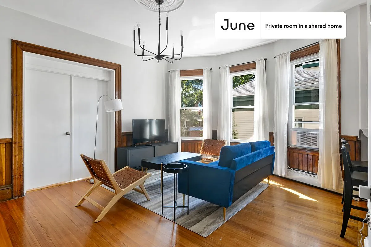 Queen bedroom in 4 bed/2 bath home in Central Square (Cambridge) #1323 C — Photo 4
