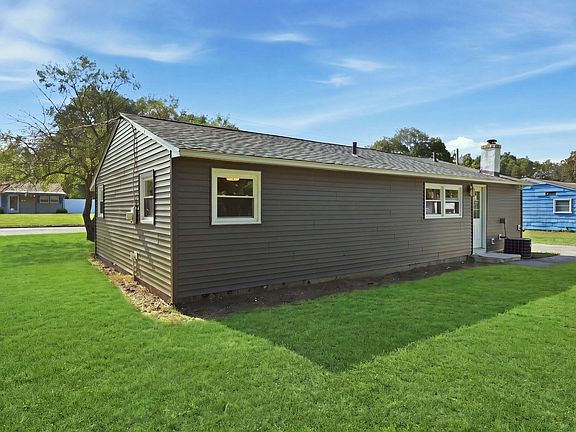 4th image of 243 Shady Brook Ln