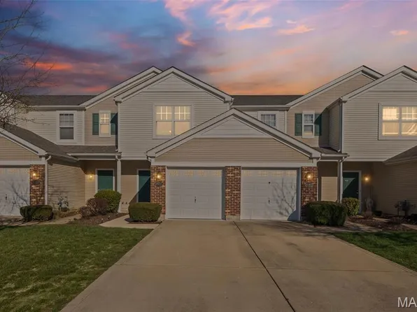 2067 Celebration Park Cir, Belleville, IL 62220