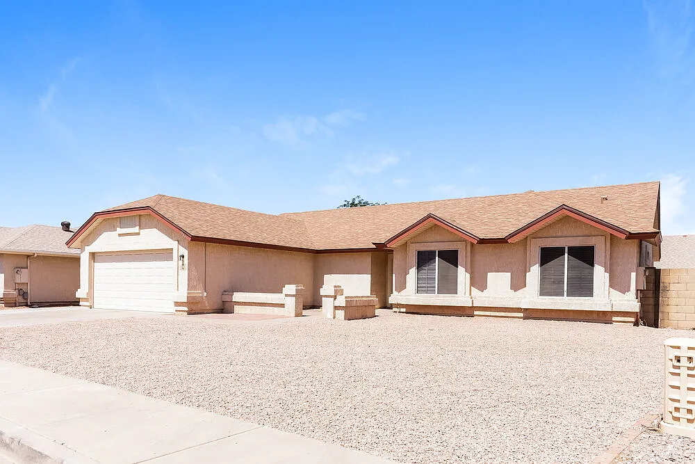 3 bed, 2.0 bath, 1866 sqft, $2,220 — Photo 4