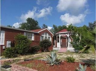 111 Maple St, Freeport, FL 32439