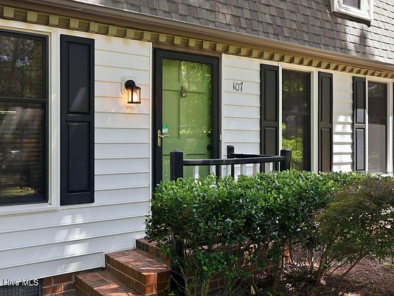 3rd image of 107 Carol Court