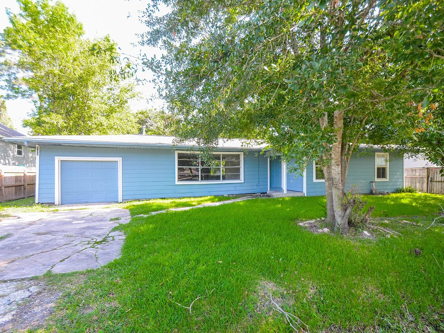 3 bed, 2.0 bath, 1710 sqft, $1,450 — Photo 2