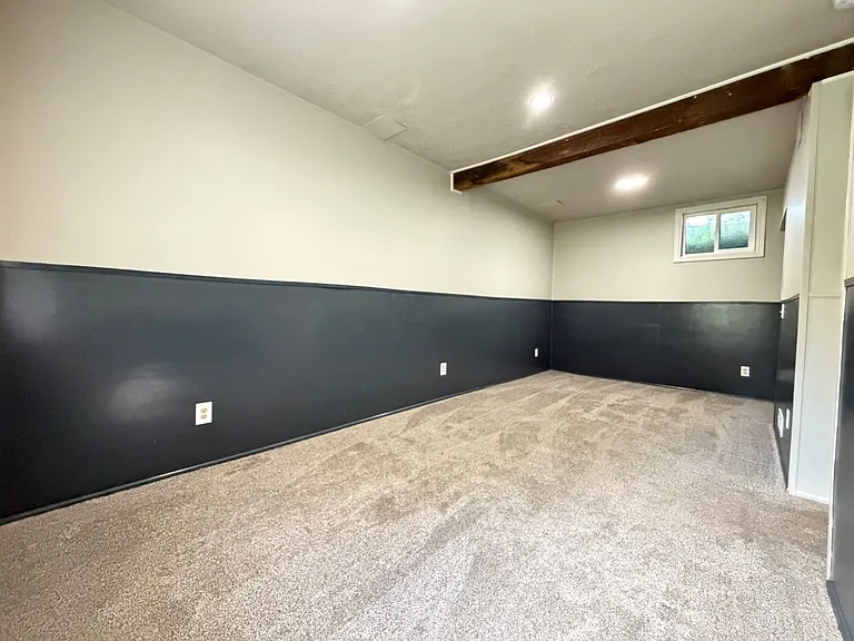 1102 W 3rd St — Photo 11
