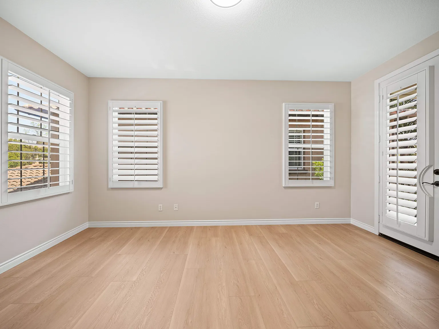 5 bed, 4000 sqft, $8,000 — Photo 4