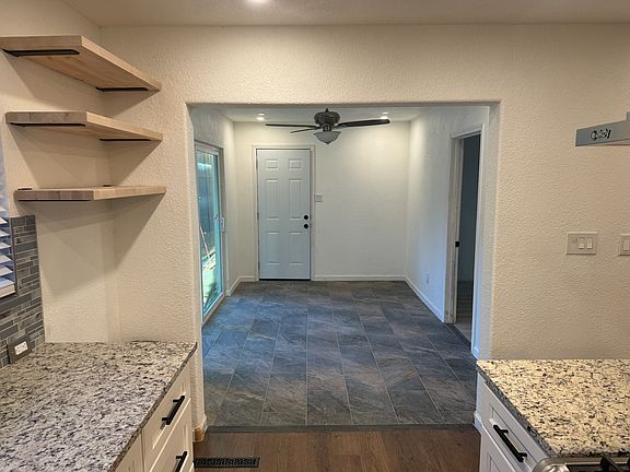 5th image of 1677 Glenwood Way