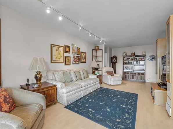 464 Neptune Avenue image 2 of 12