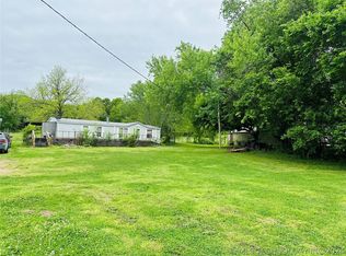 16940 Holly Rd, Henryetta, OK 74437