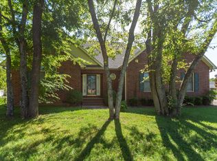 2406 Long Meadow Dr, Murfreesboro, TN 37129