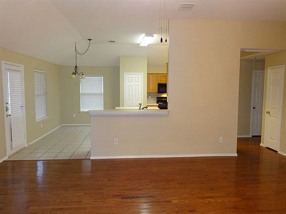4th image of 2806 Yukon Dr