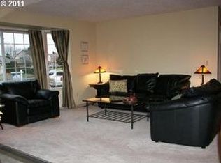 301 NE 30th Dr, Gresham, OR 97030