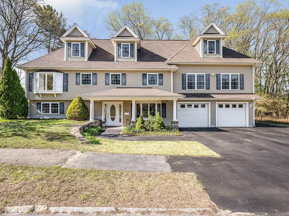 12 Dawn Dr, Chelmsford, MA 01824