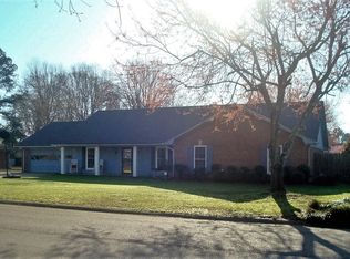 2402 William Dr, Tupelo, MS 38801
