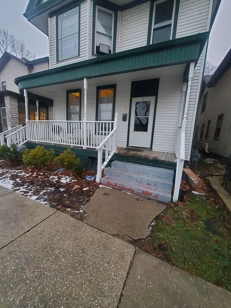 812 College Ave. - 3 Unit — Photo 1