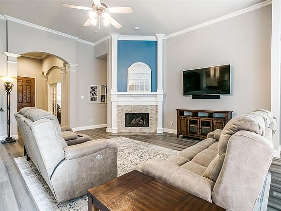 5th image of 1714 Mapleleaf Dr