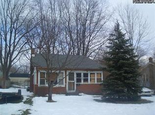 5665 Park St, Mentor On The Lake, OH 44060