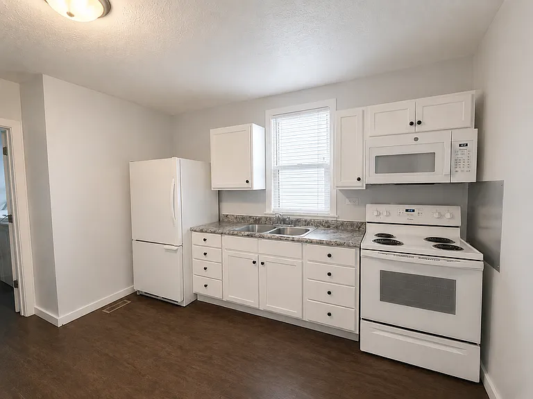 1044 Muskegon Ave NW — Photo 22