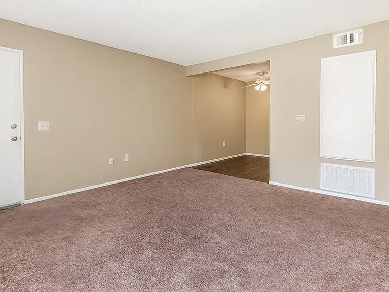 La Ventana Apartments — Photo 53