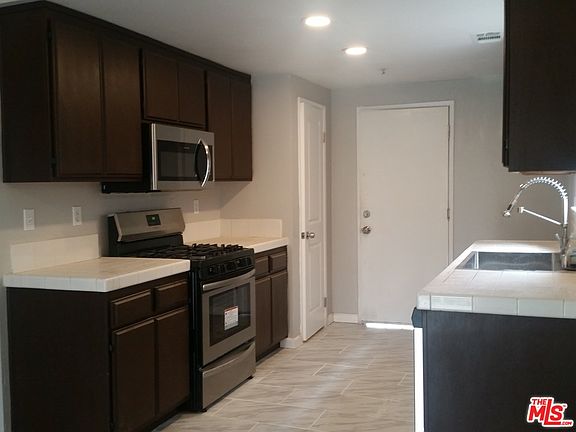 2nd image of 1595 Pyramid Ave