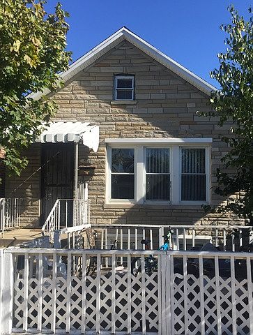 3327 S Oakley Ave, Chicago, IL 60608 | Zillow