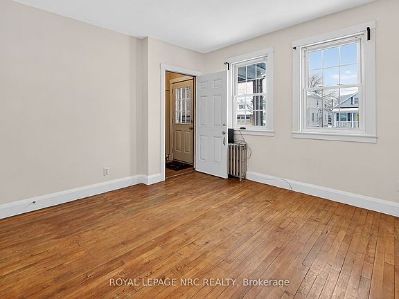 3rd image of 211 Lincoln St