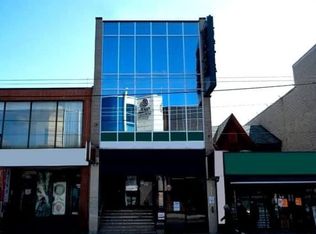 405 Dundas St W #201, Toronto, ON M5T 1G6
