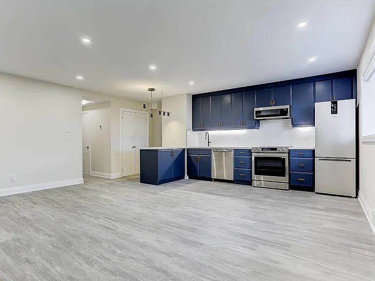 2071 Keele St #LOWER — Photo 6