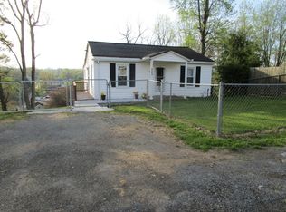 523 Midway Rd, Crab Orchard, WV 25827
