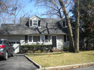 1547 Sycamore Ave, Merrick, NY 11566