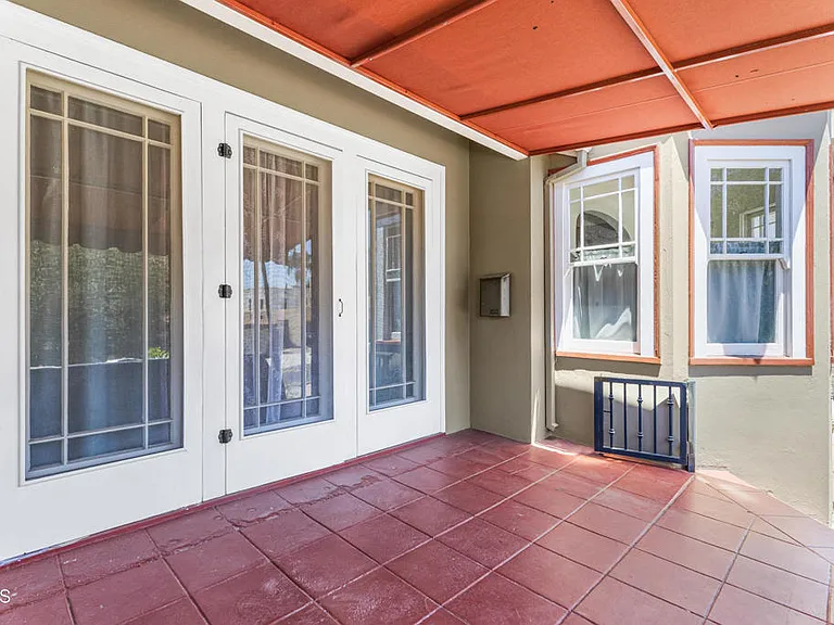 4725 Ambrose Ave — Photo 3