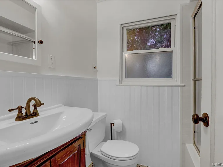 330 Harvard Rd S — Photo 16
