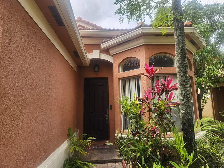 271 Gazetta Way — Photo 12
