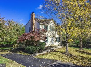 15120 Bernadette Ct, Chantilly, VA 20151