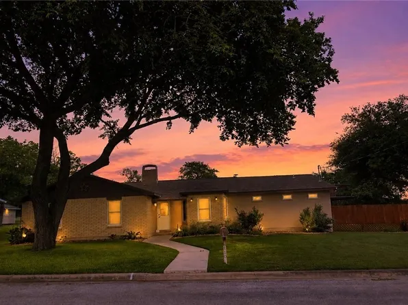 110 Live Oak St, Gonzales, TX 78629