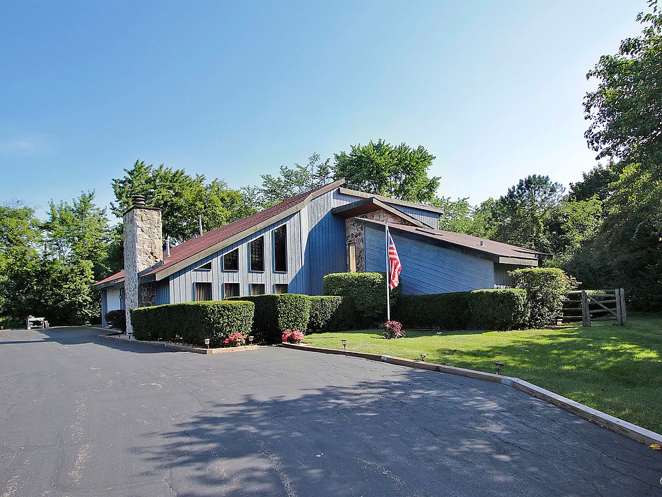 1st image of 1300 Minard Ln