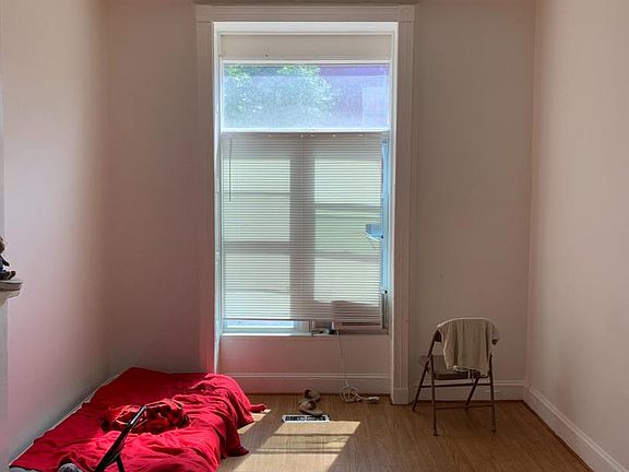 4th image of 1904 Park Ave