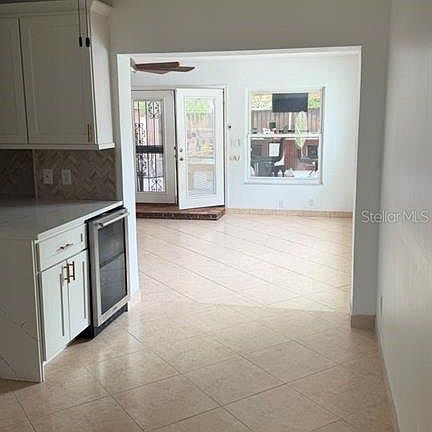 3rd image of 6412 N WOODLYNNE AVENUE