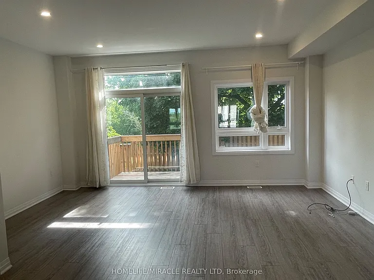 51 Sparrow Ave #20 — Photo 12