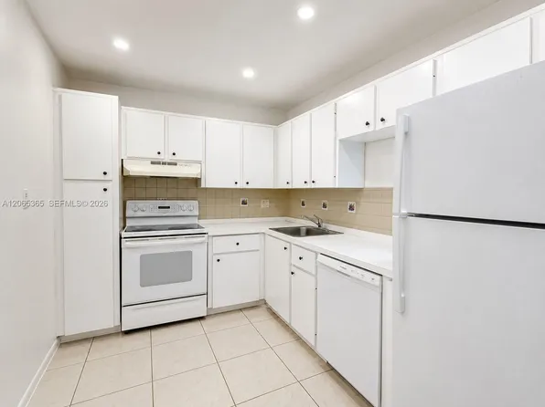 4384 NW 9th Ave APT 18-2A, Deerfield Beach, FL 33064
